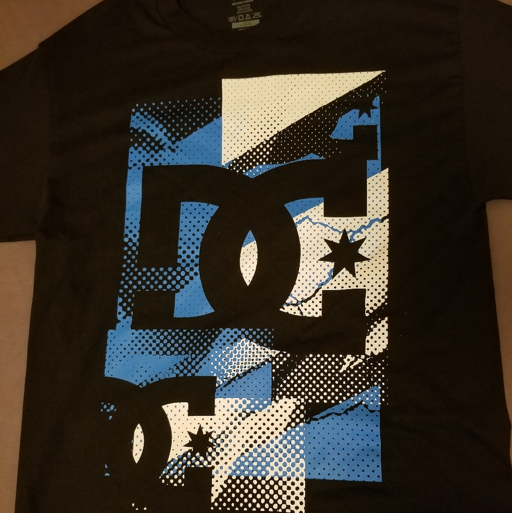 DC shirt size large